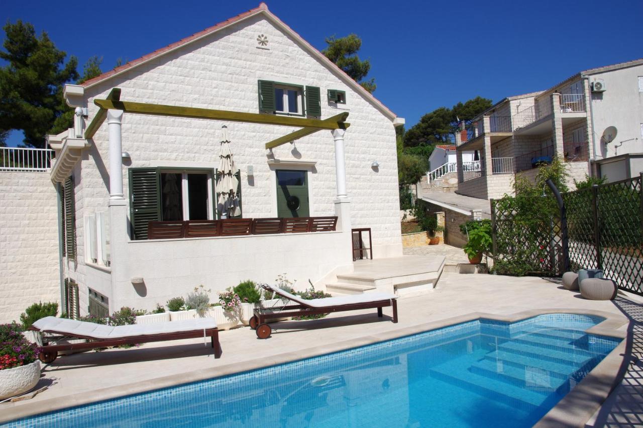 Holiday Home Nevista Сумартин Екстериор снимка