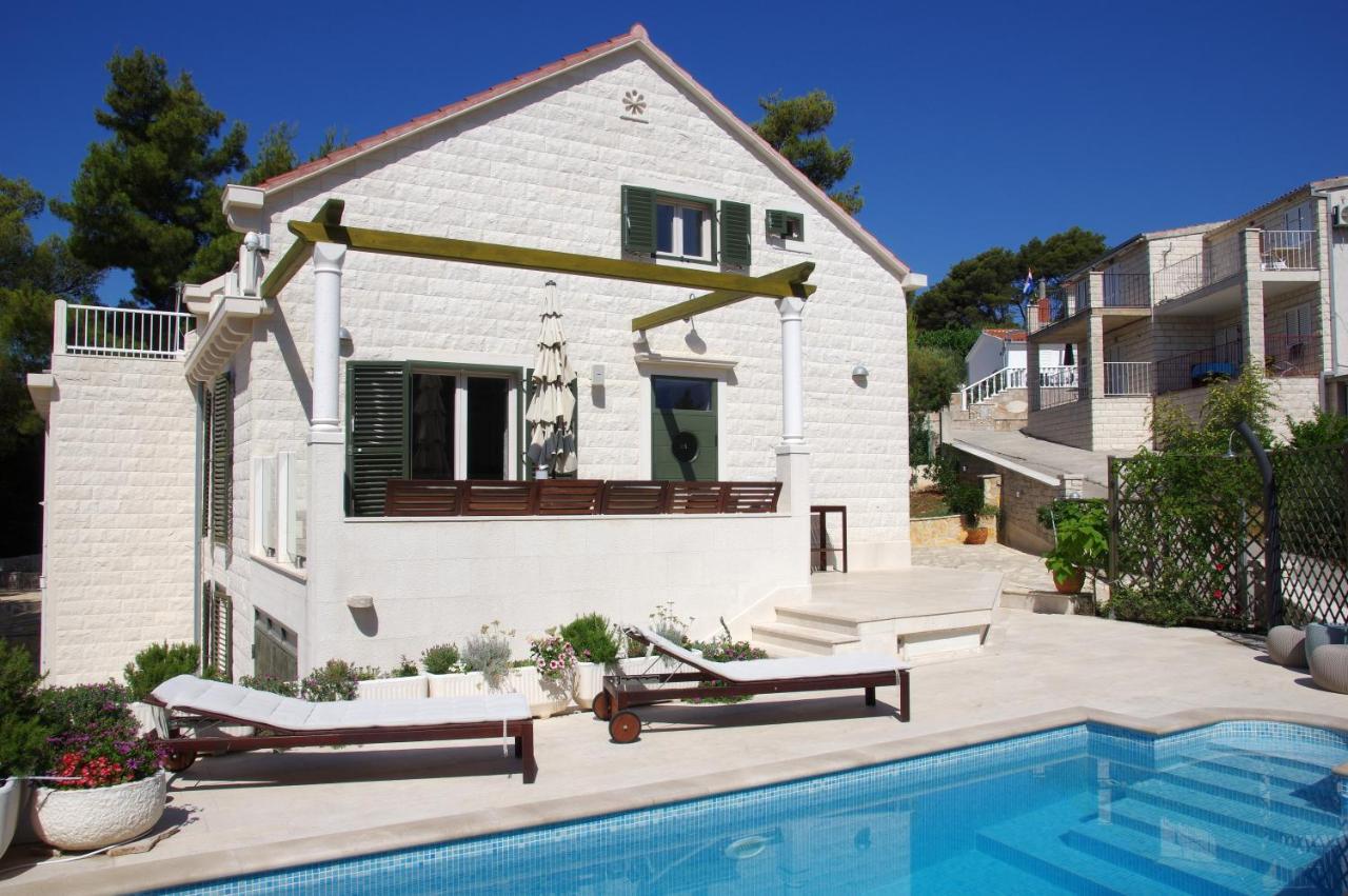 Holiday Home Nevista Сумартин Екстериор снимка