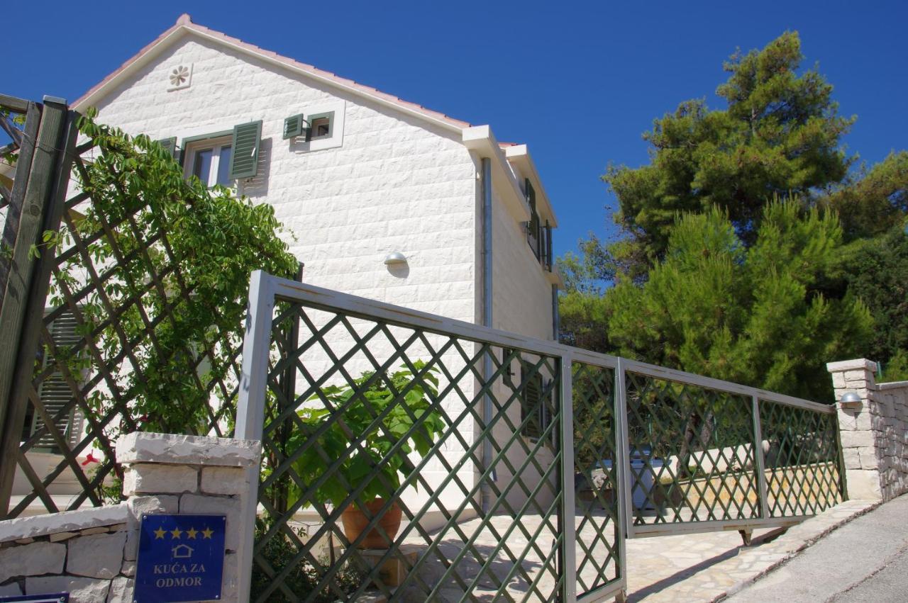 Holiday Home Nevista Сумартин Екстериор снимка
