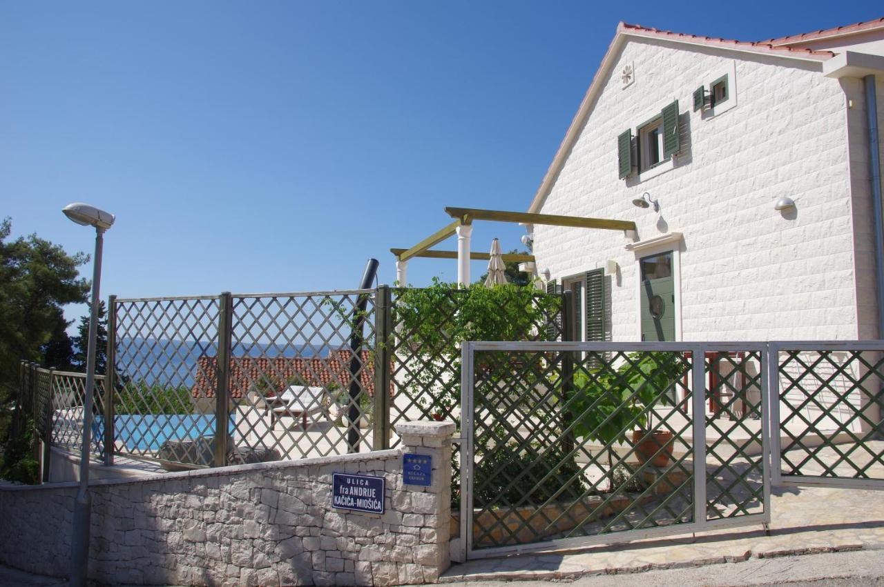 Holiday Home Nevista Сумартин Екстериор снимка