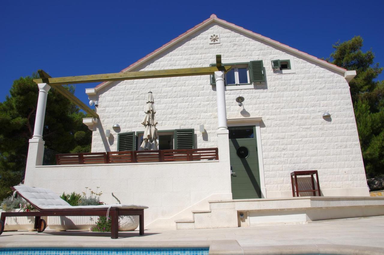 Holiday Home Nevista Сумартин Екстериор снимка