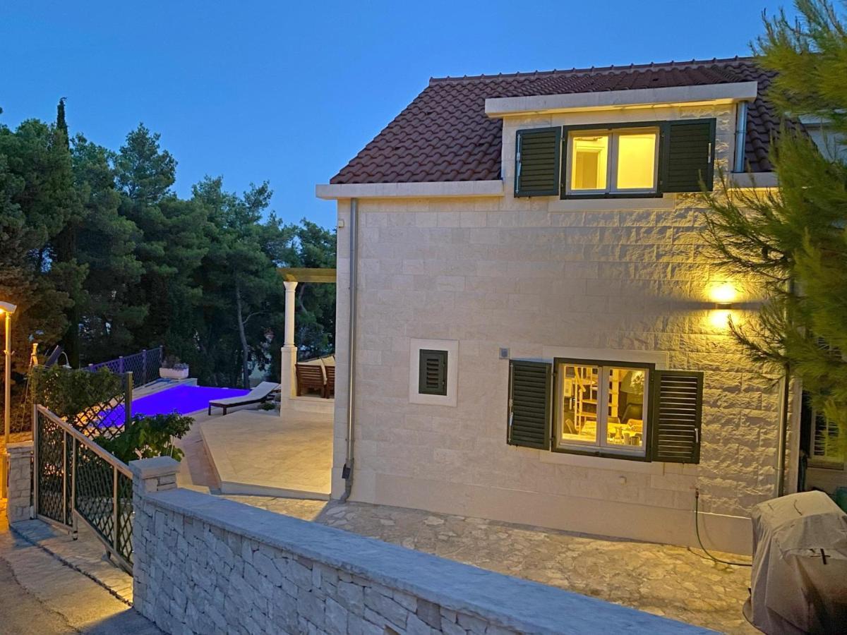 Holiday Home Nevista Сумартин Екстериор снимка