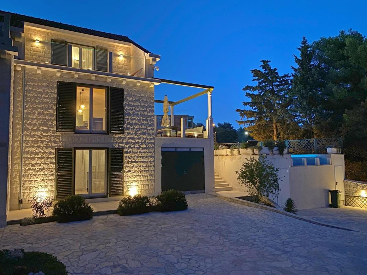 Holiday Home Nevista Сумартин Екстериор снимка