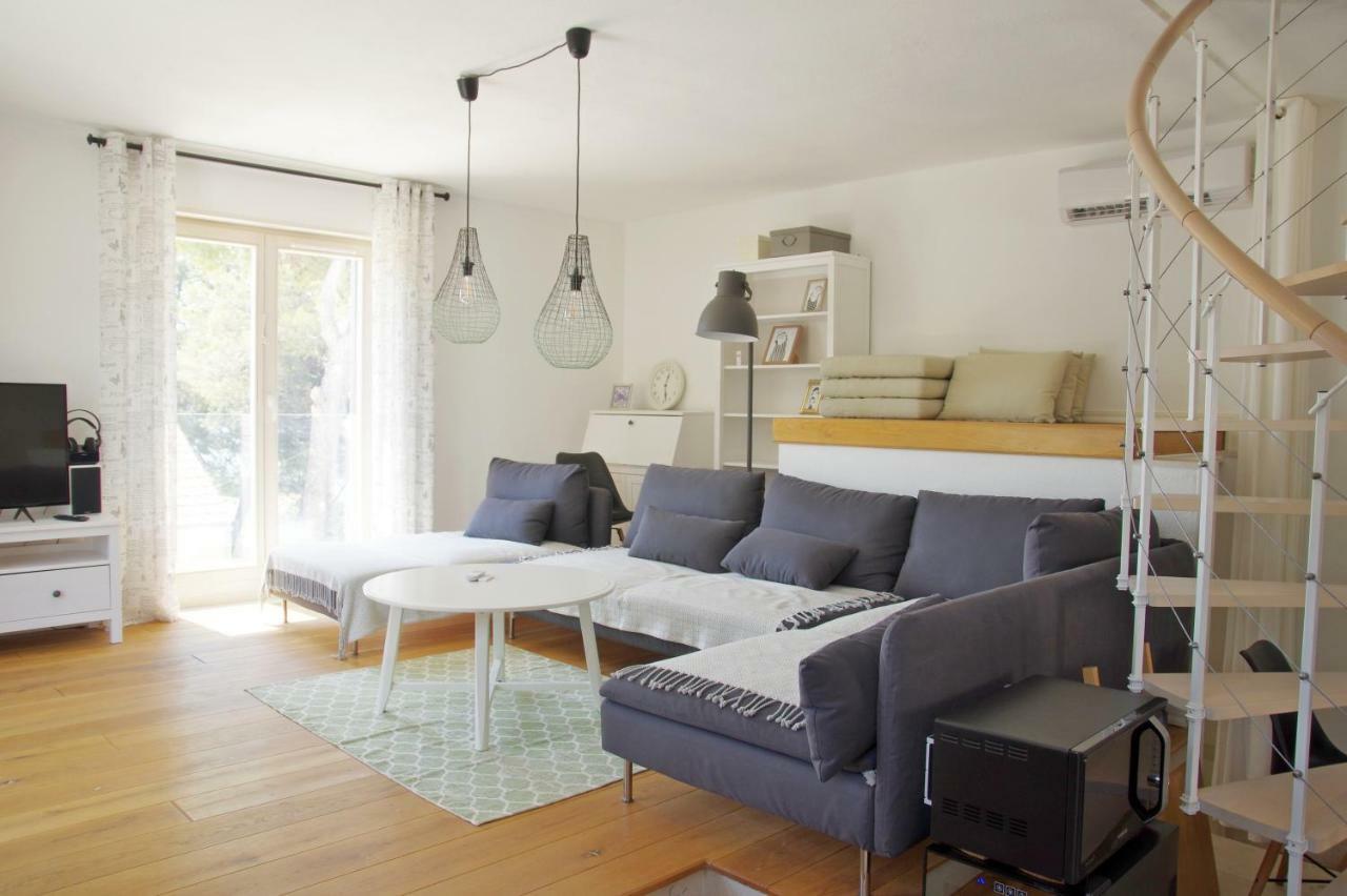 Holiday Home Nevista Сумартин Екстериор снимка