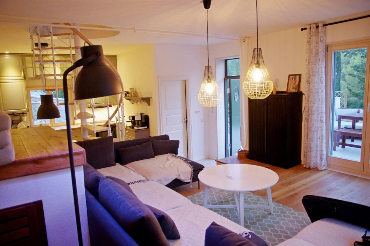Holiday Home Nevista Сумартин Екстериор снимка